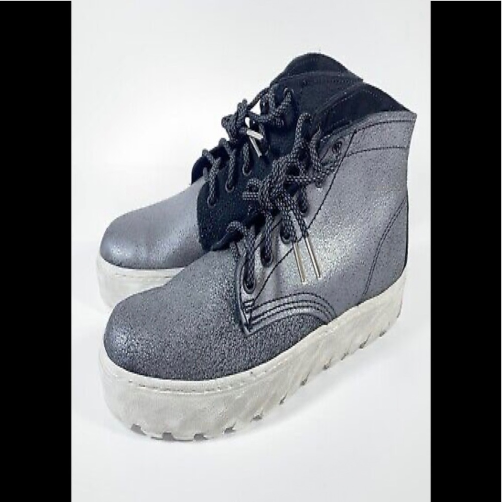 Wolverine 1000 mile collection. UFO high top sneaker, multiple sizes